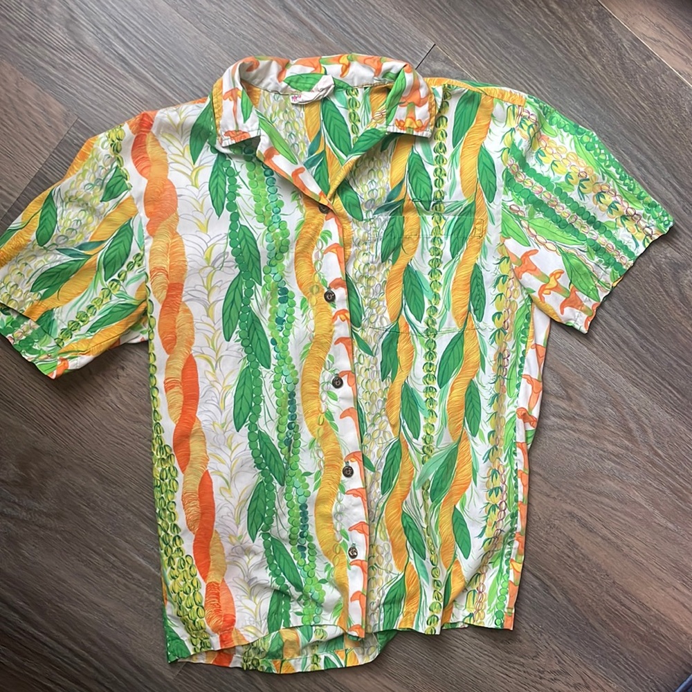 Vintage Hawaiian floral printed short sleeve button down blouse